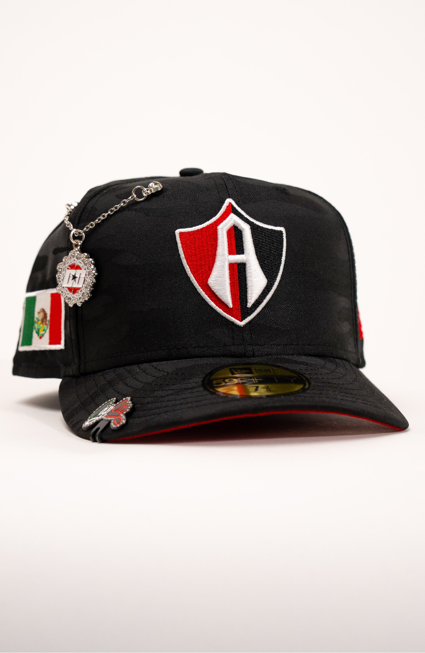 New Era Exclusive 59Fifty Black Camo Atlas De Guadalajara W/ Mexico Flag Side Patch