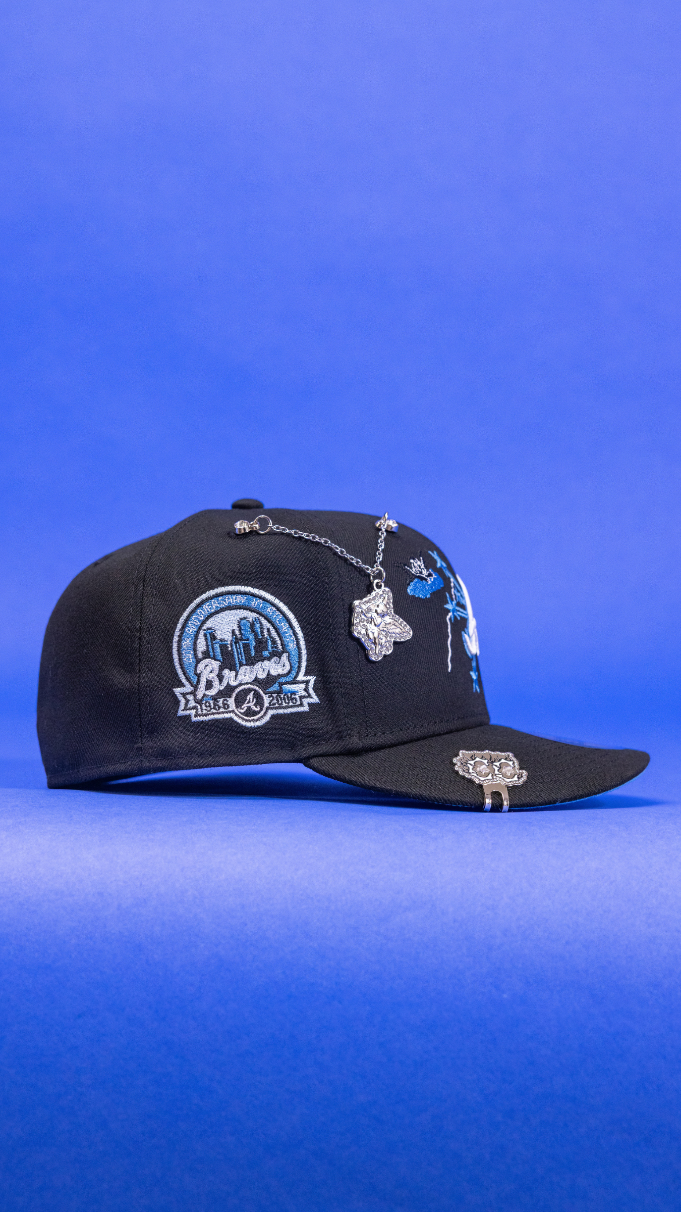 New Era Exclusive 59Fifty Black Atlanta Braves W/ Embroidery + 30th Anniversary Side Patch