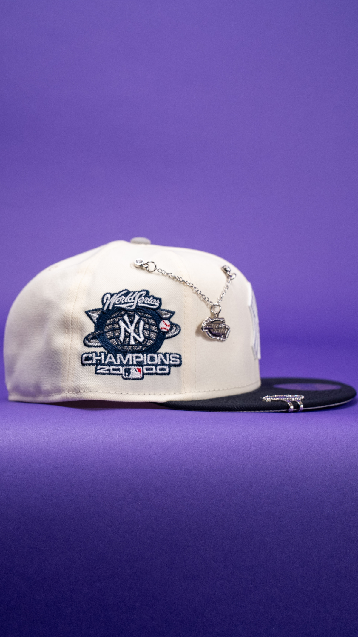 New Era Exclusive 59Fifty Chrome/Navy New York Yankees W/ World Series Champions Side Patch