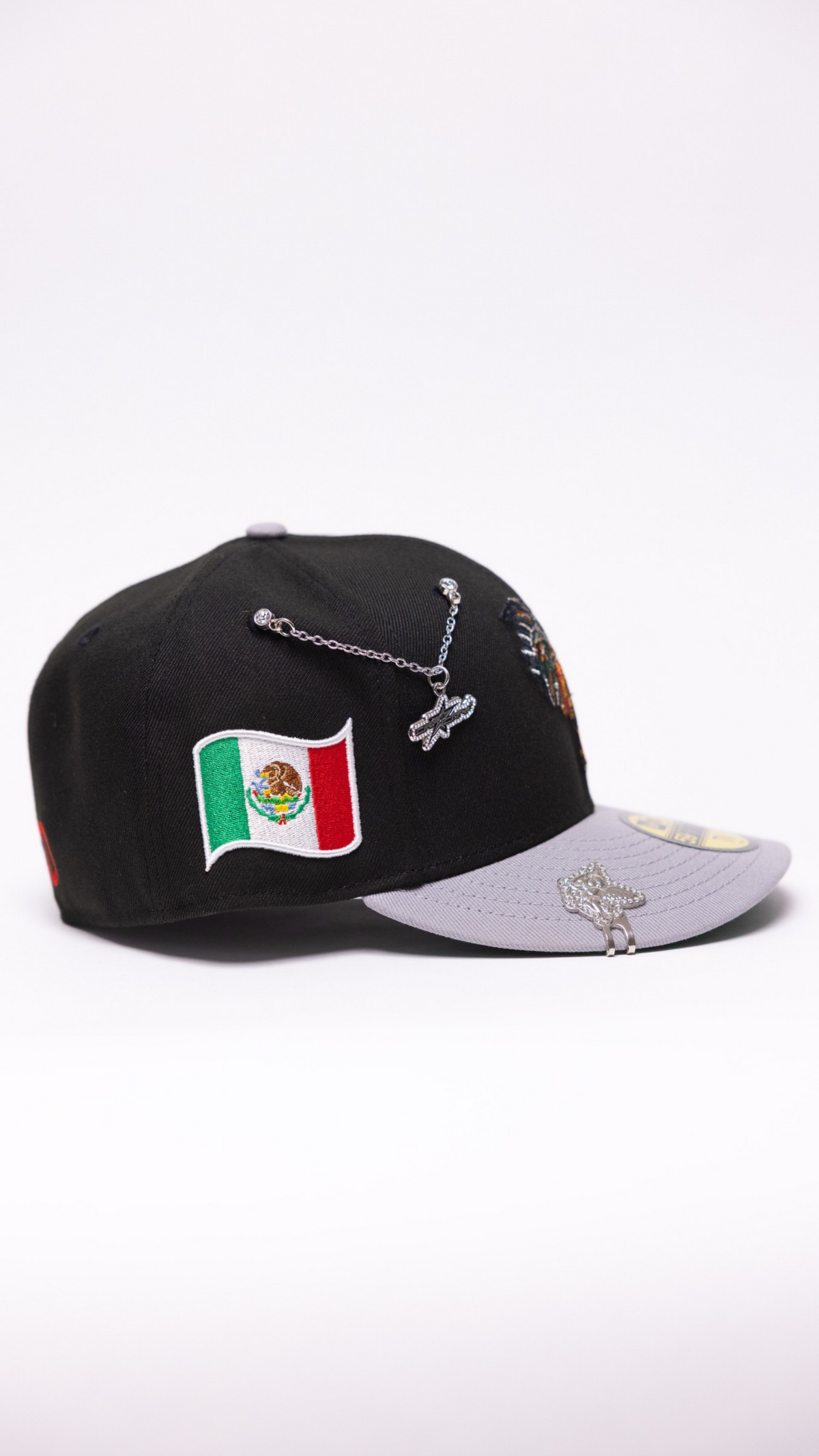 New Era Exclusive 59Fifty Black/Grey Mexico "El Gallo" W/ Mexico Flag Side Patch