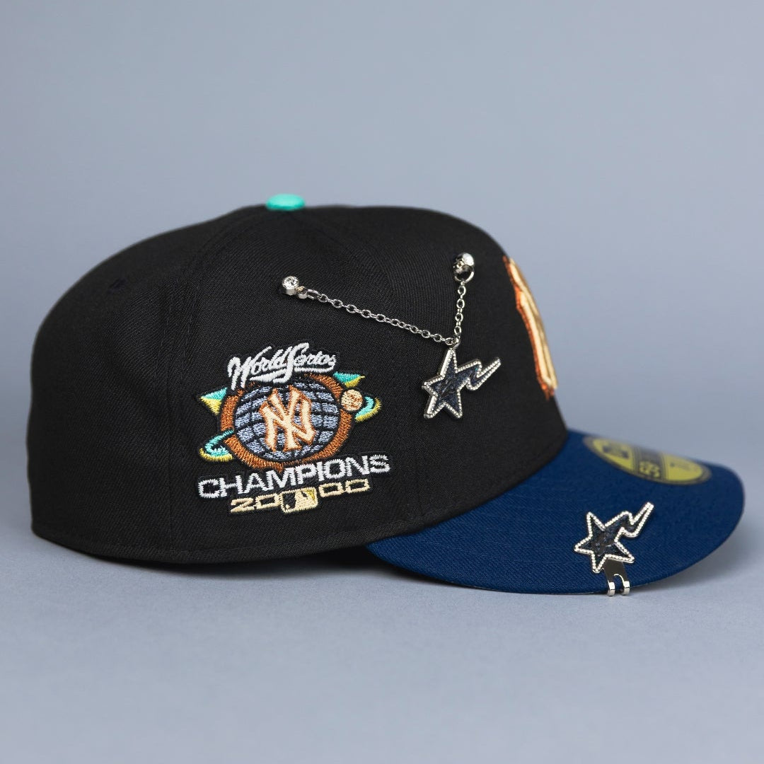 NEW ERA EXCLUSIVE 59FIFTY BLACK/ NAVY NEW YORK YANKEES W/ 2000 WORLD SERIES CHAMPIONS SIDE PATCH