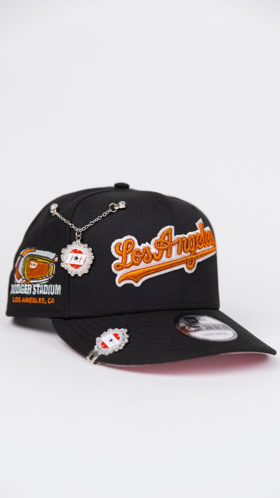 NEW ERA EXCLUSIVE 9FIFTY BLACK LOS ANGELES DODGERS SCRIPT SNAPBACK W/ DODGER STADIUM SIDE PATCH