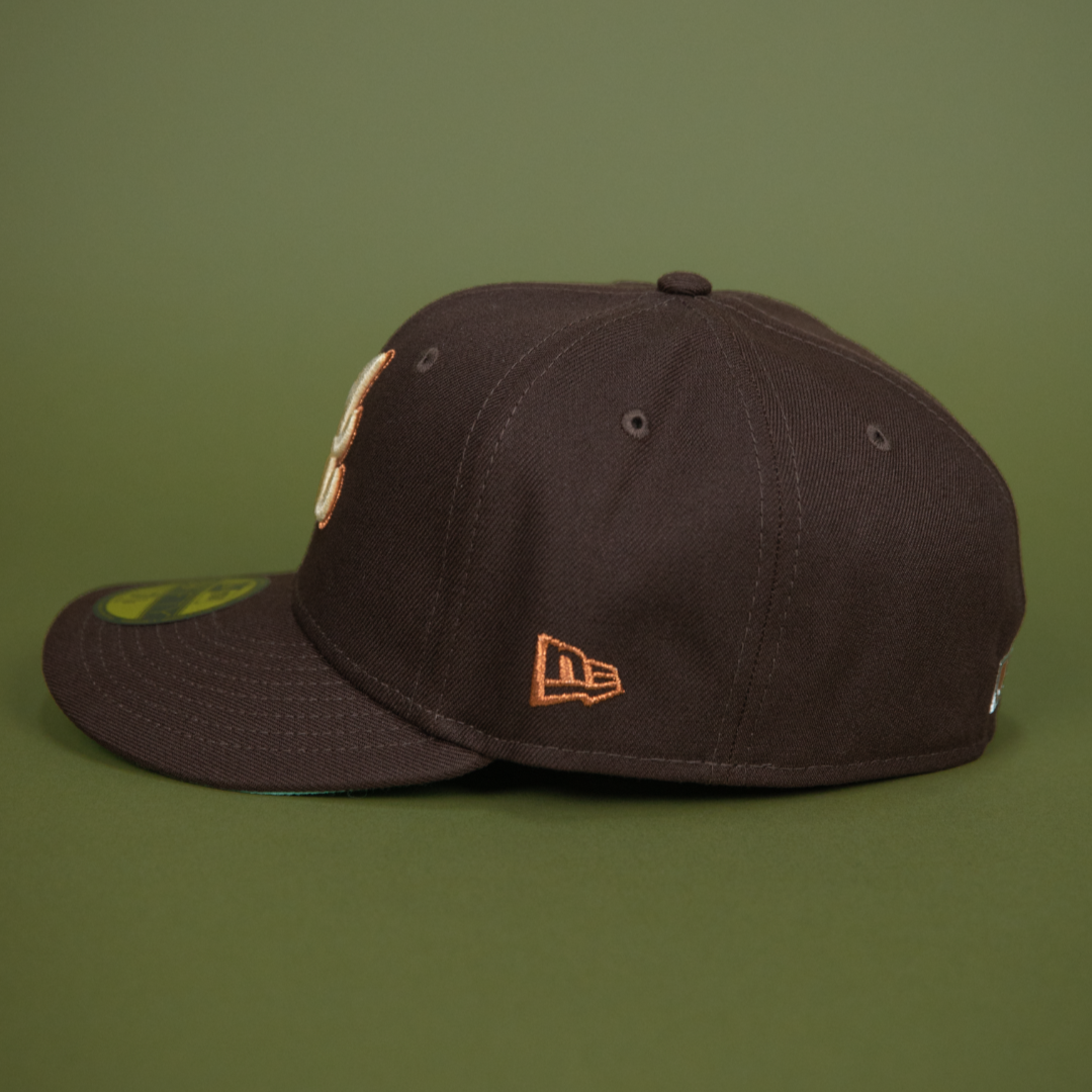 NEW ERA EXCLUSIVE 59FIFTY DARK BROWN ATLANTA BRAVES W/ 1999 WORLD SERIES SIDE PATCH