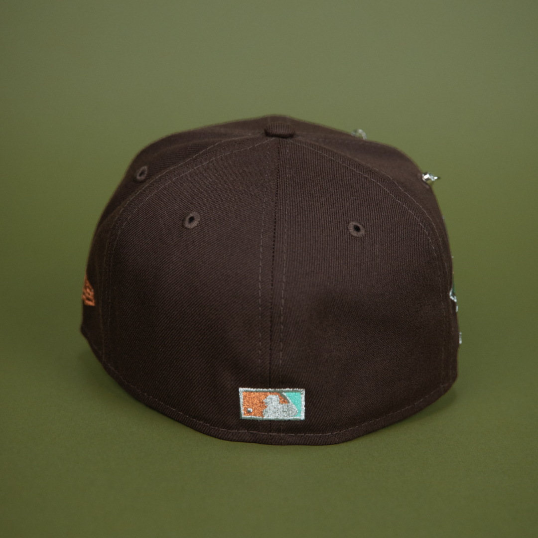 NEW ERA EXCLUSIVE 59FIFTY DARK BROWN ATLANTA BRAVES W/ 1999 WORLD SERIES SIDE PATCH