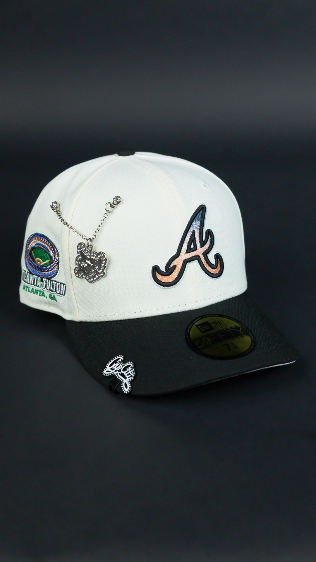 NEW ERA EXCLUSIVE 59FIFTY CHROME/ BLACK ATLANTA BRAVES W/ ATLANTA-FULTON SIDE PATCH