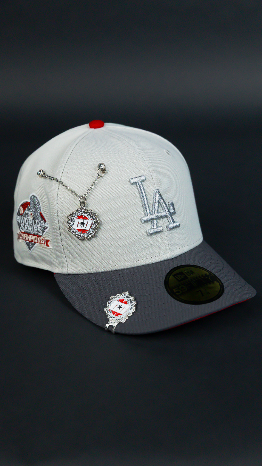NEW ERA EXCLUSIVE 59FIFTY SMOKE GREY LOS ANGELES DODGERS W/ 2024 WORLD SEREIS CHAMPIONS SIDE PATCH
