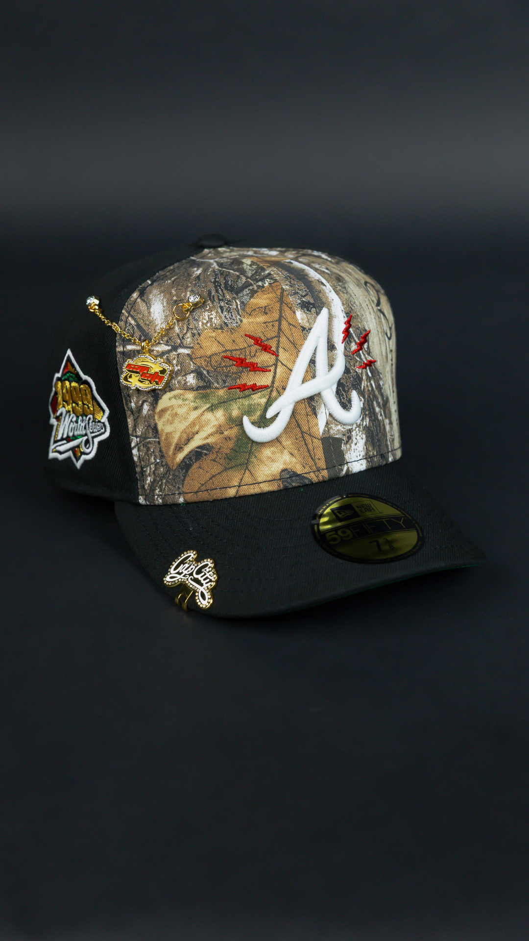 NEW ERA EXCLUSIVE 59FIFTY REALTREE/ BLACK ATLANTA BRAVES W/ 1999 WORLD SERIES SIDE PATCH