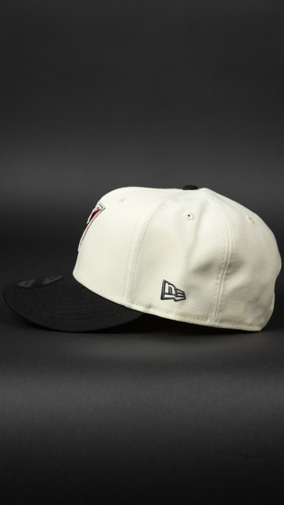 NEW ERA EXCLUSIVE 9FIFTY CHROME/ BLACK UPSIDE DOWN ARIZONA DIAMONDBACKS SNAPBACK W/ 1998 INAUGURAL SEASON PATCH