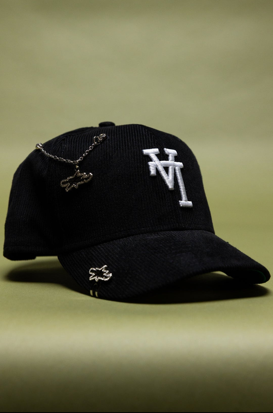 NEW ERA EXCLUSIVE 9FIFTY CORDUROY UPSIDE DOWN LOS ANGELES DODGERS SNAPBACK