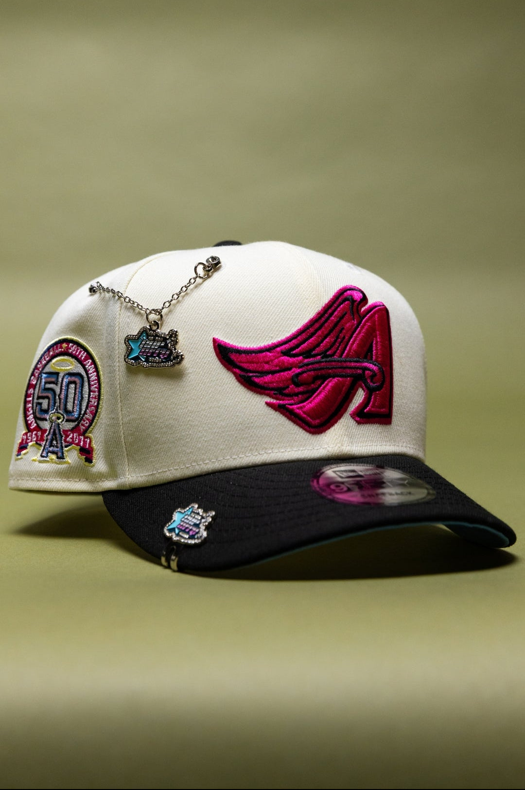 NEW ERA EXCLUSIVE 9FIFTY CHROME/BLACK ANAHEIM ANGELS SNAPBACK W/ 50TH ANNIVERSARY SIDE PATCH