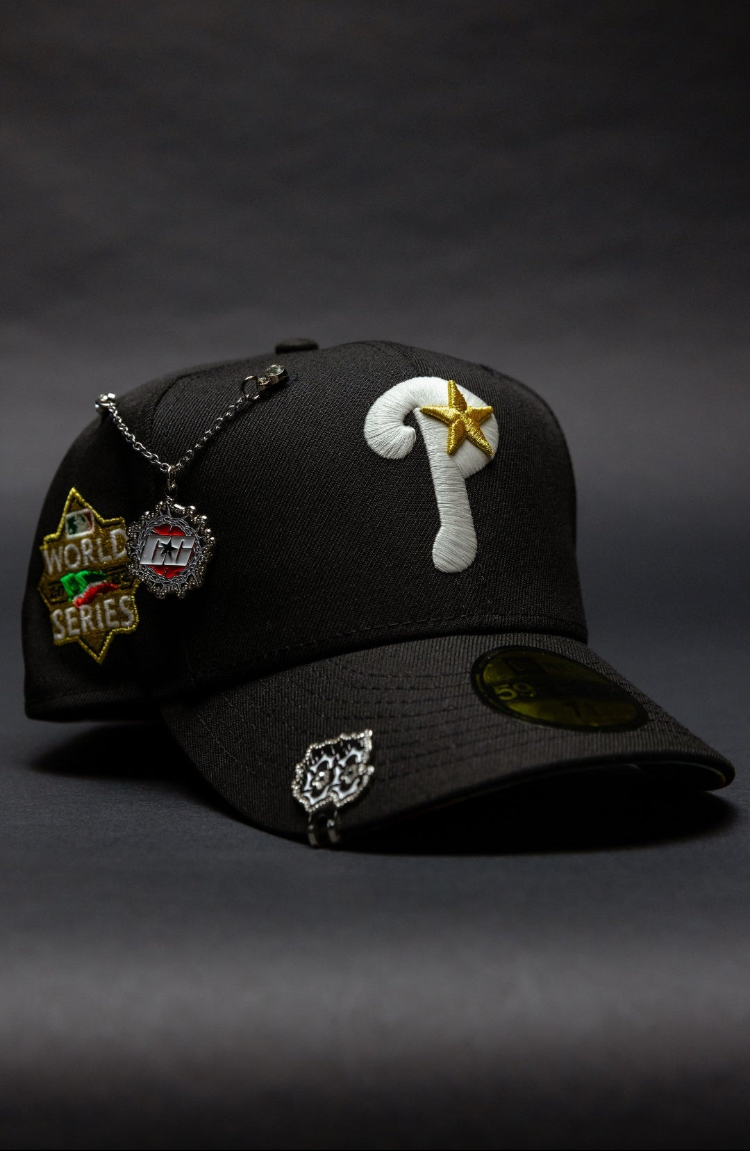 NEW ERA EXCLUSIVE 59FIFTY BLACK PHILADELPHIA PHILLIES W/ WORLD SERIES SIDE PATCH