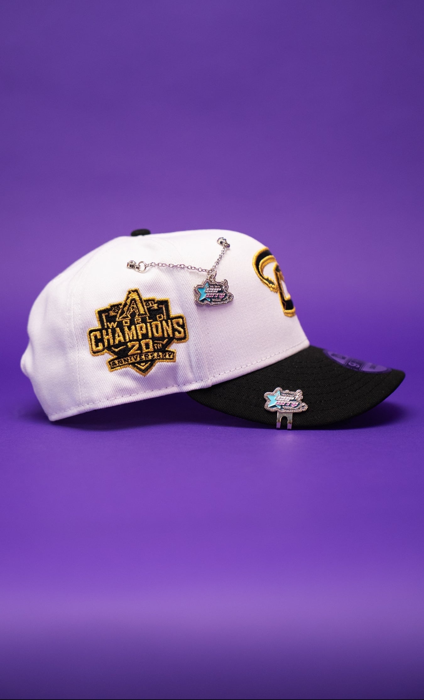 NEW ERA EXCLUSIVE 9FIFTY PEARL WHITE ARIZONA DIAMONDBACKS SNAPBACK W/ WORLD CHAMPIONS SIDE PATCH