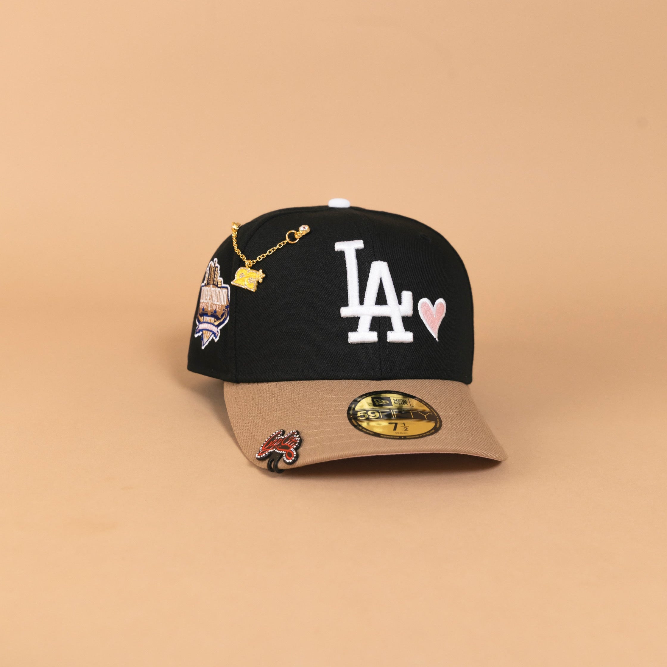 NEW ERA EXCLUSIVE 59FIFTY BLACK/ KHAKI LOS ANGELES DODGERS W/ PINK HEART + 40TH ANNIVERSARY SIDE PATCH