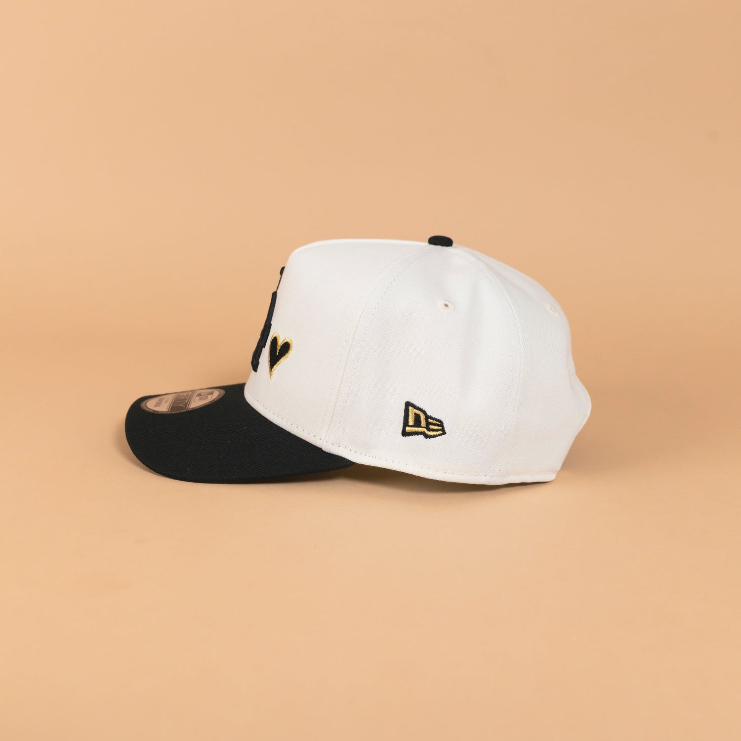 NEW ERA EXCLUSIVE 9FIFTY A-FRAME CHROME/ BLACK LOS ANGELES DODGERS SNAPBACK W/ HEART + 60TH ANNIVERSARY SIDE PATCH