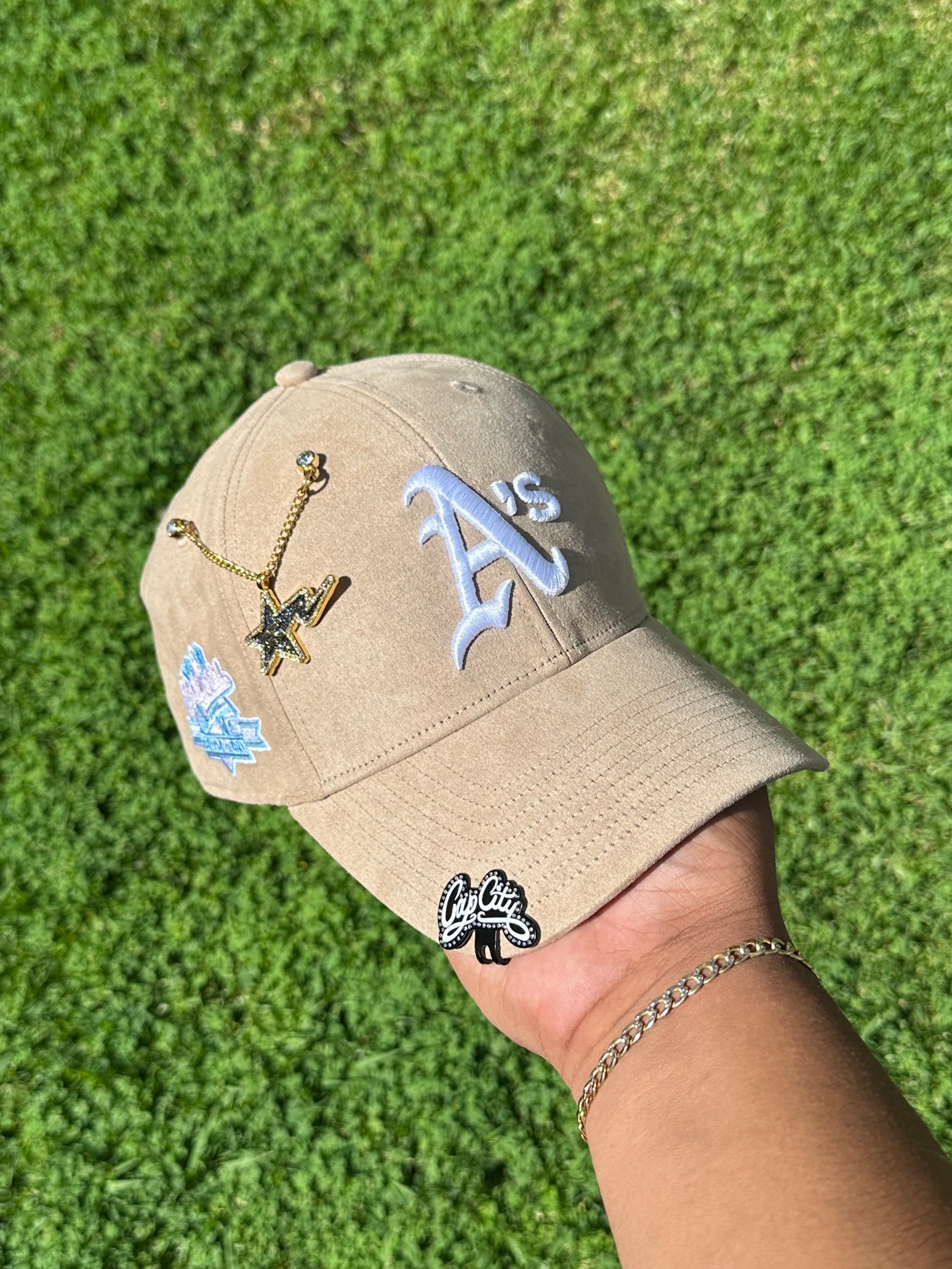 SUEDE KHAKI OAKLAND ATHLETICS '47 MVP SNAPBACK W/ BATTLE OF THE BAY SIDE PATCH