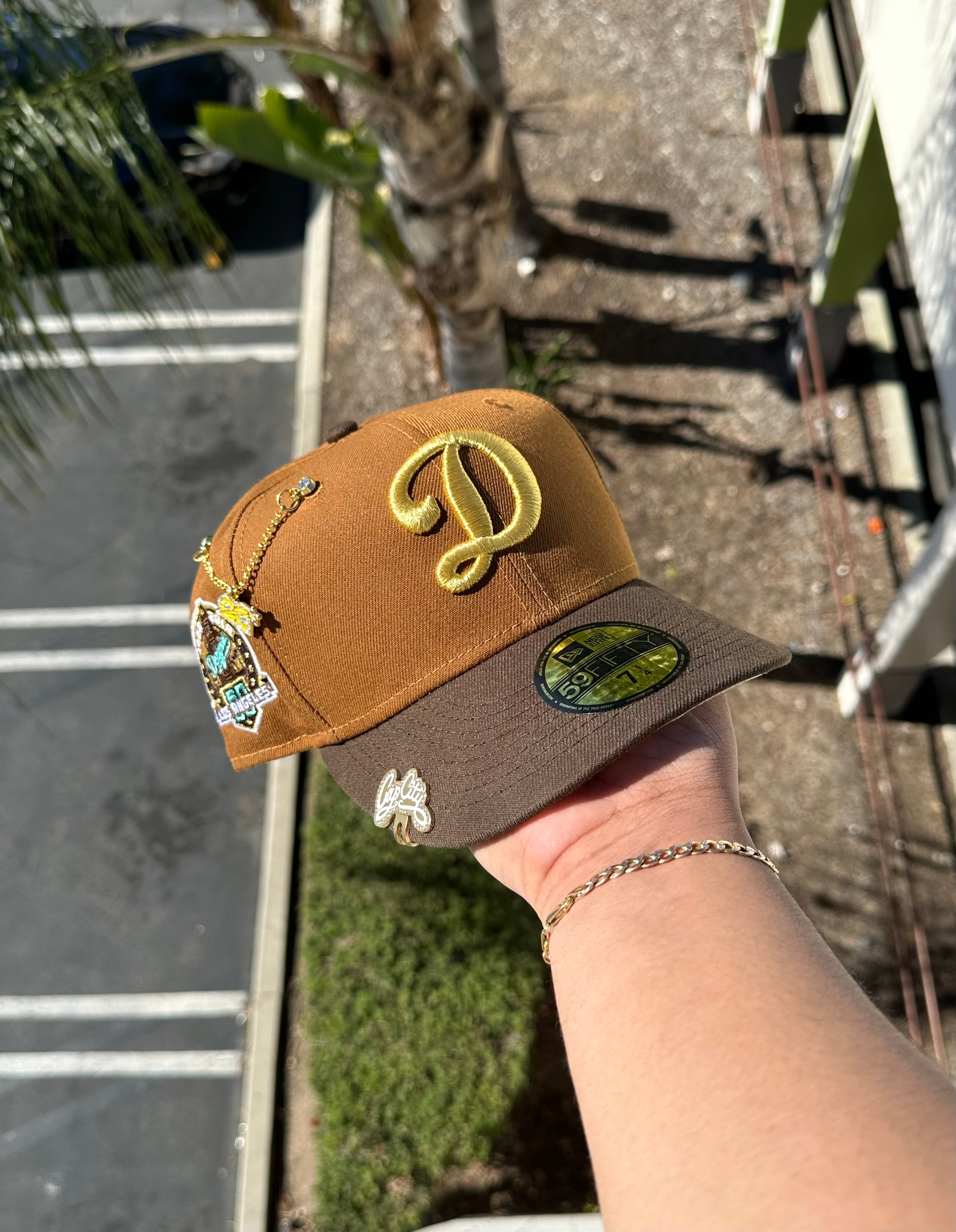 NEW ERA EXCLUSIVE 59FIFTY TAN/WALNUT LOS ANGELES DODGERS W/ 60TH ANNIVERSARY PATCH