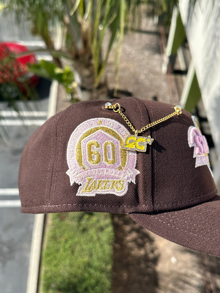 NEW ERA EXCLUSIVE 59FIFTY BROWN UPSIDE DOWN LOS ANGELES LAKERS W/ 60TH ANNIVERSARY PATCH (PINK UV)