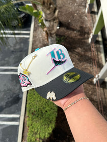 NEW ERA EXCLUSIVE 59FIFTY CHROME WHITE/BLACK TAMPA BAY RAYS W/ 10TH SEASON PATCH (PINK UV)