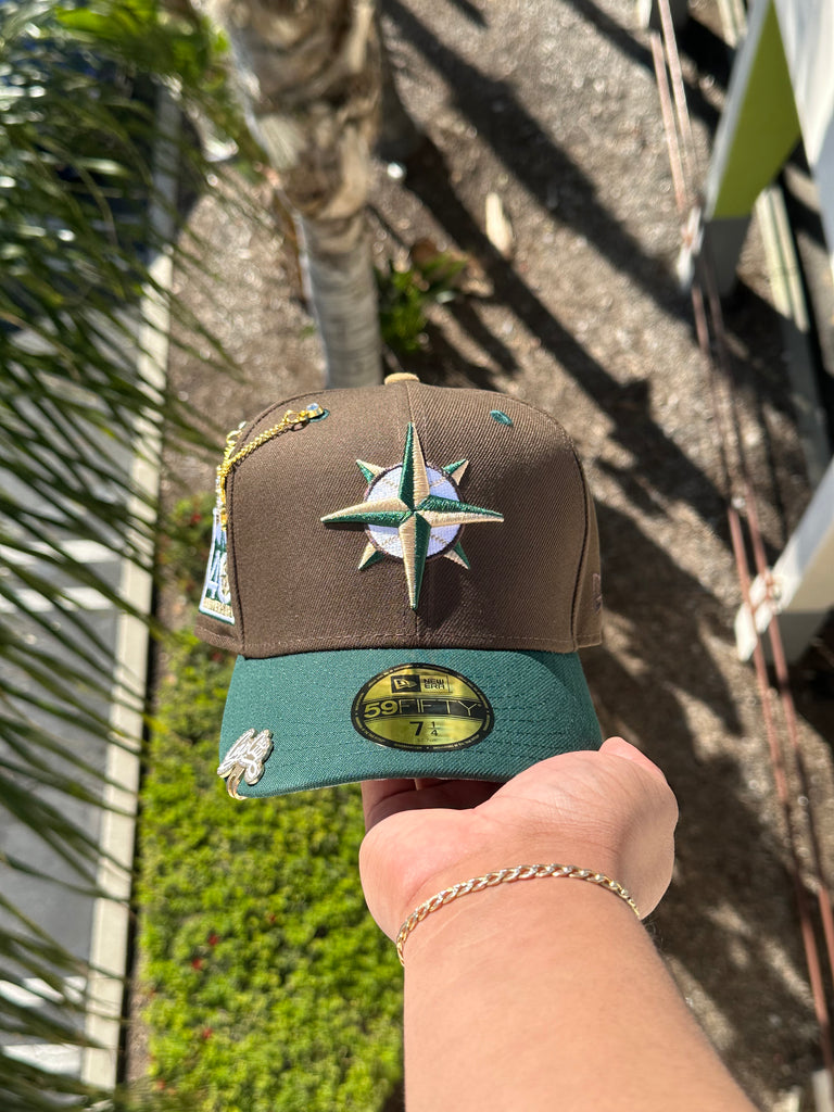 NEW ERA EXCLUSIVE 59FIFTY MOCHA/FOREST GREEN SEATTLE MARINERS W/ 40TH ANNIVERSARY PATCH (GREY UV)