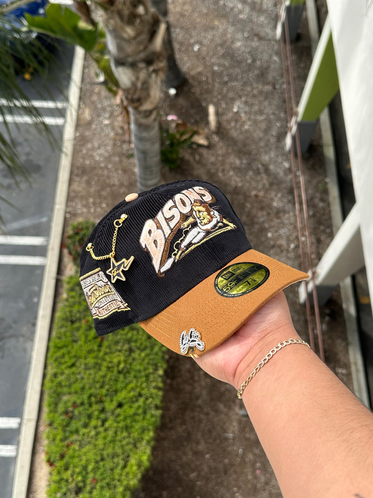 NEW ERA EXCLUSIVE 59FIFTY CORDUROY/KHAKI BUFFALO BISONS W/ HOMETOWN COLLECTION PATCH (PEACH UV)