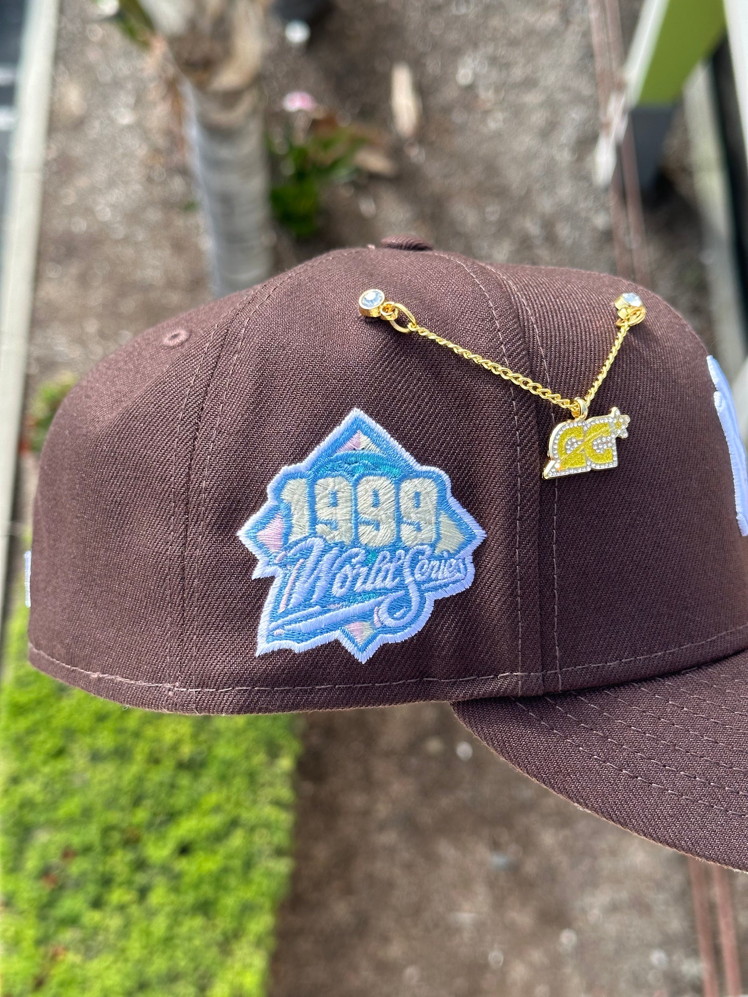 NEW ERA EXCLUSIVE 59FIFTY BROWN NEW YORK YANKEES W/ 1999 WORLD SERIES PATCH