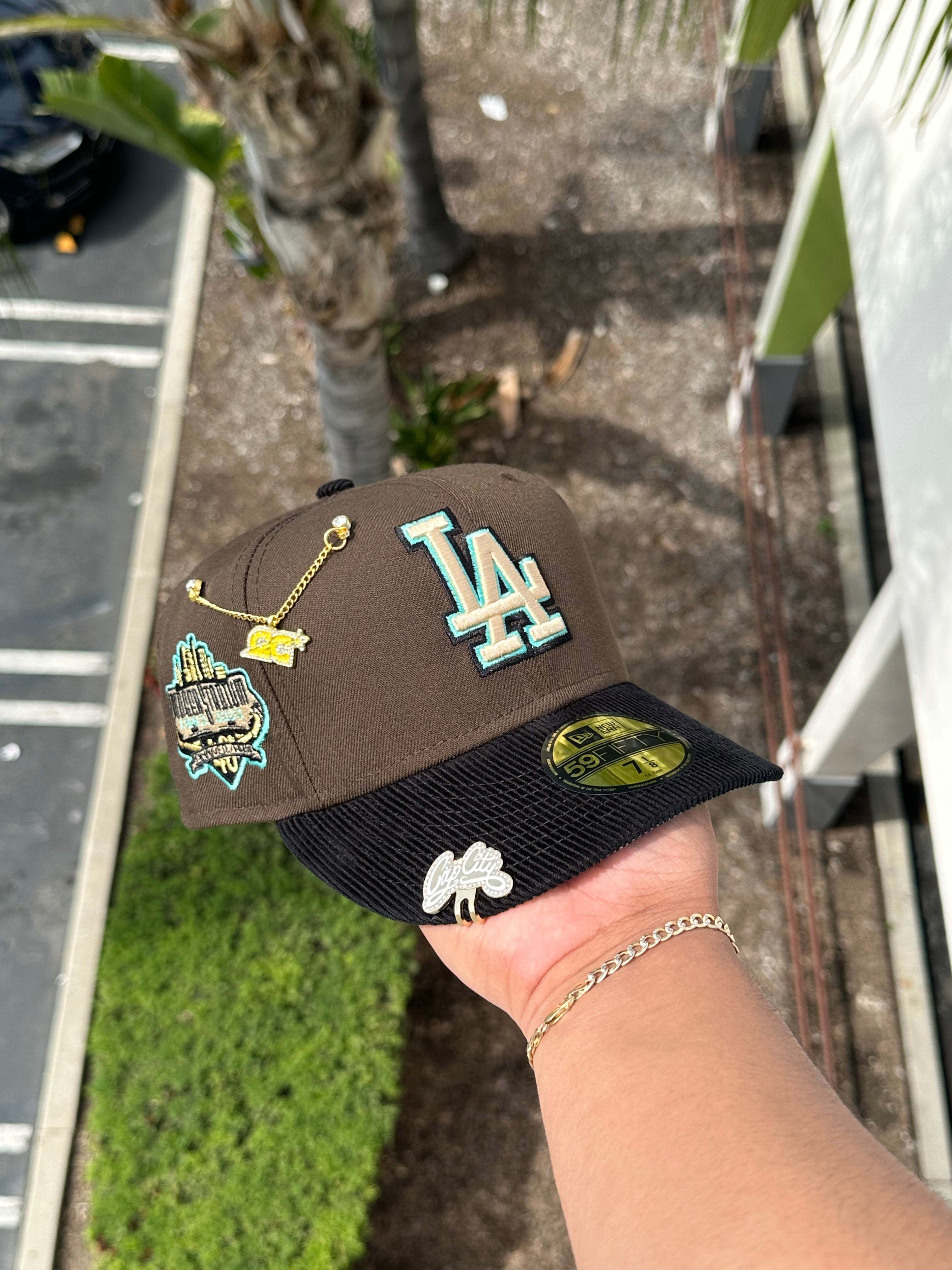 EXCLUSIVO DE NEW ERA 59FIFTY MOCHA/PANA LOS ANGELES DODGERS CON PARCHE DEL 40 ANIVERSARIO 