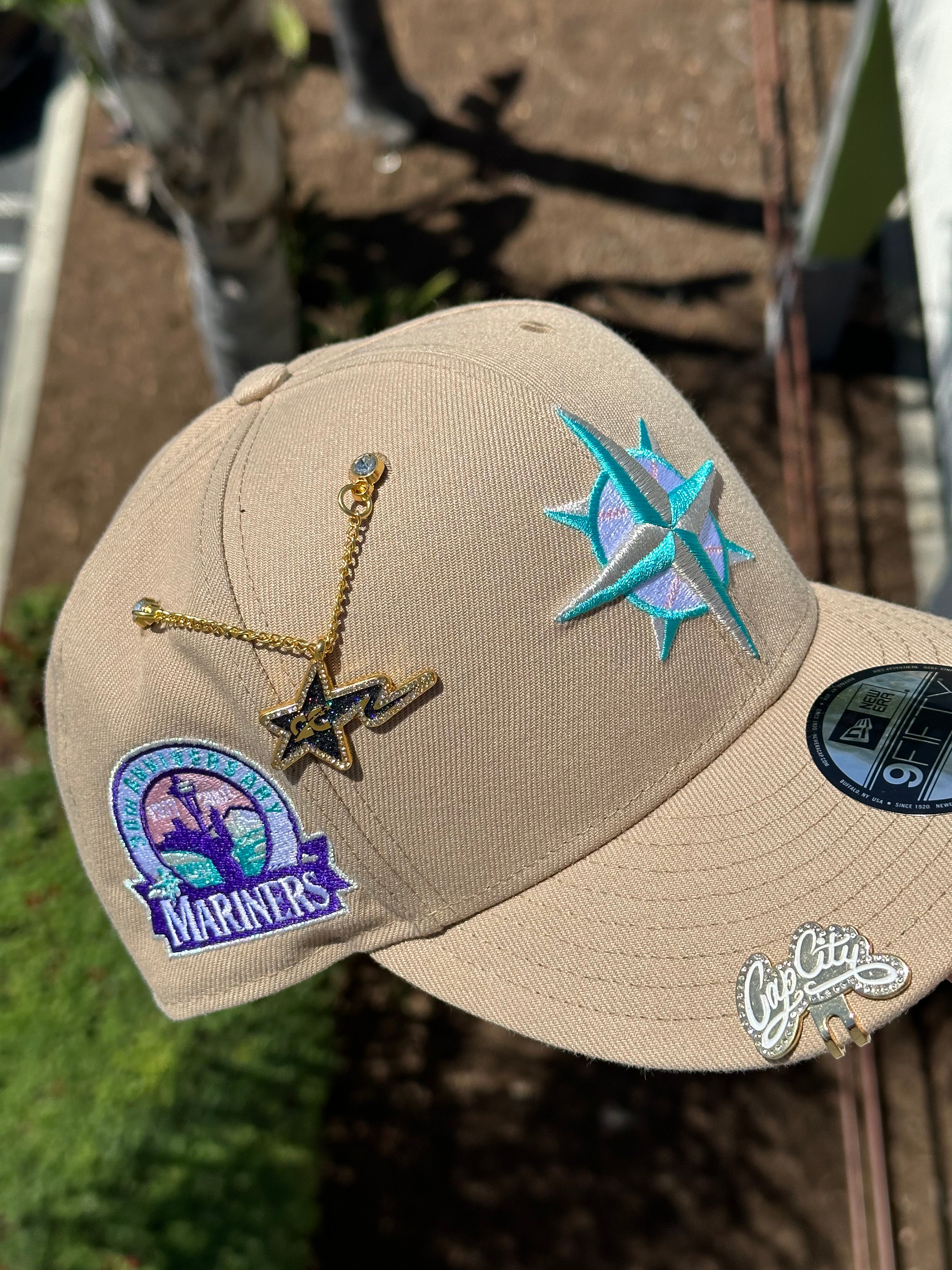 NEW ERA EXCLUSIVE 9FIFTY KHAKI SEATTLE MARINERS SNAPBACK W/ 30TH ANNIVERSARY PATCH