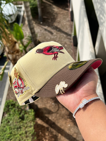NEW ERA EXCLUSIVE 59FIFTY VEGAS GOLD/BROWN BALTIMORE ORIOLES W/ 50TH ANNIVERSARY PATCH (MAROON UV)
