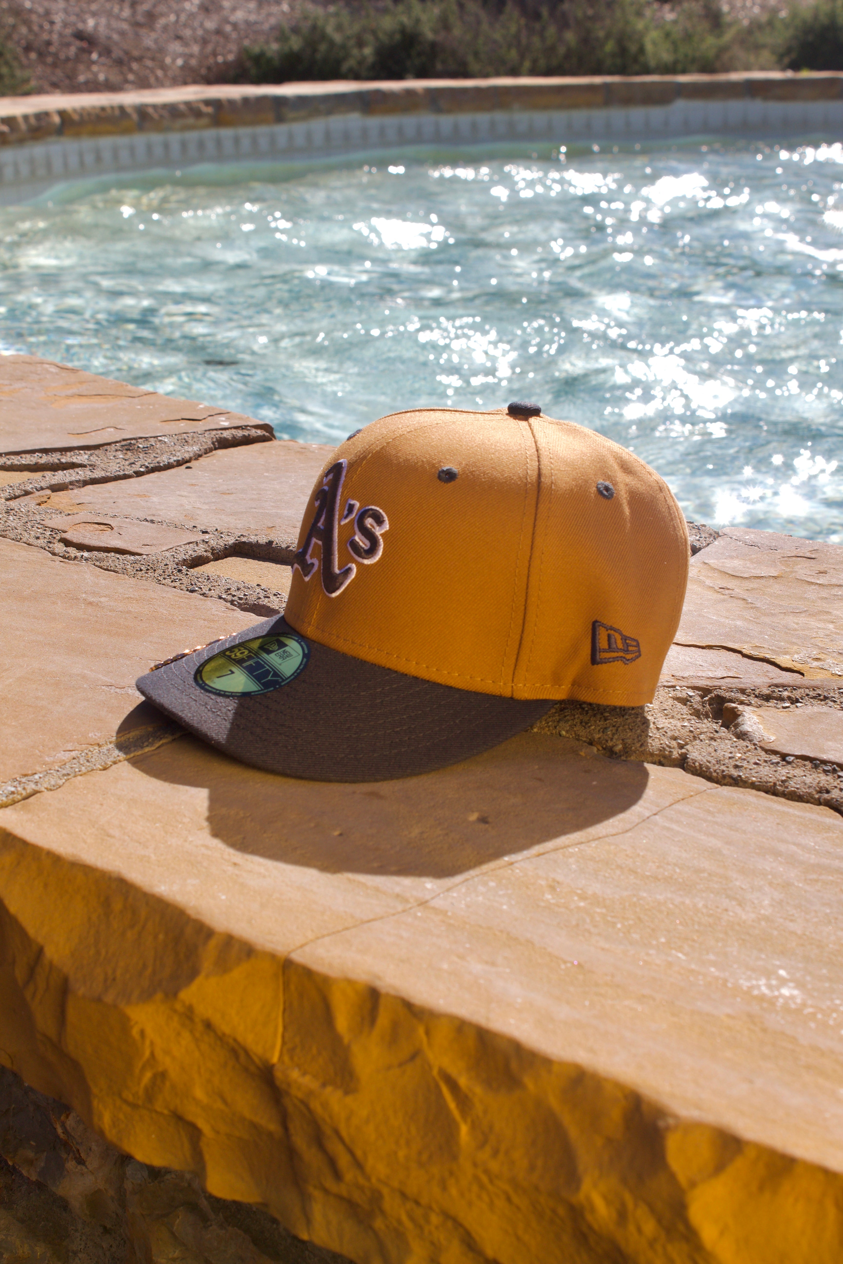 EXCLUSIVO NEW ERA 59FIFTY CERRADA TAN/GREY OAKLAND A'S 