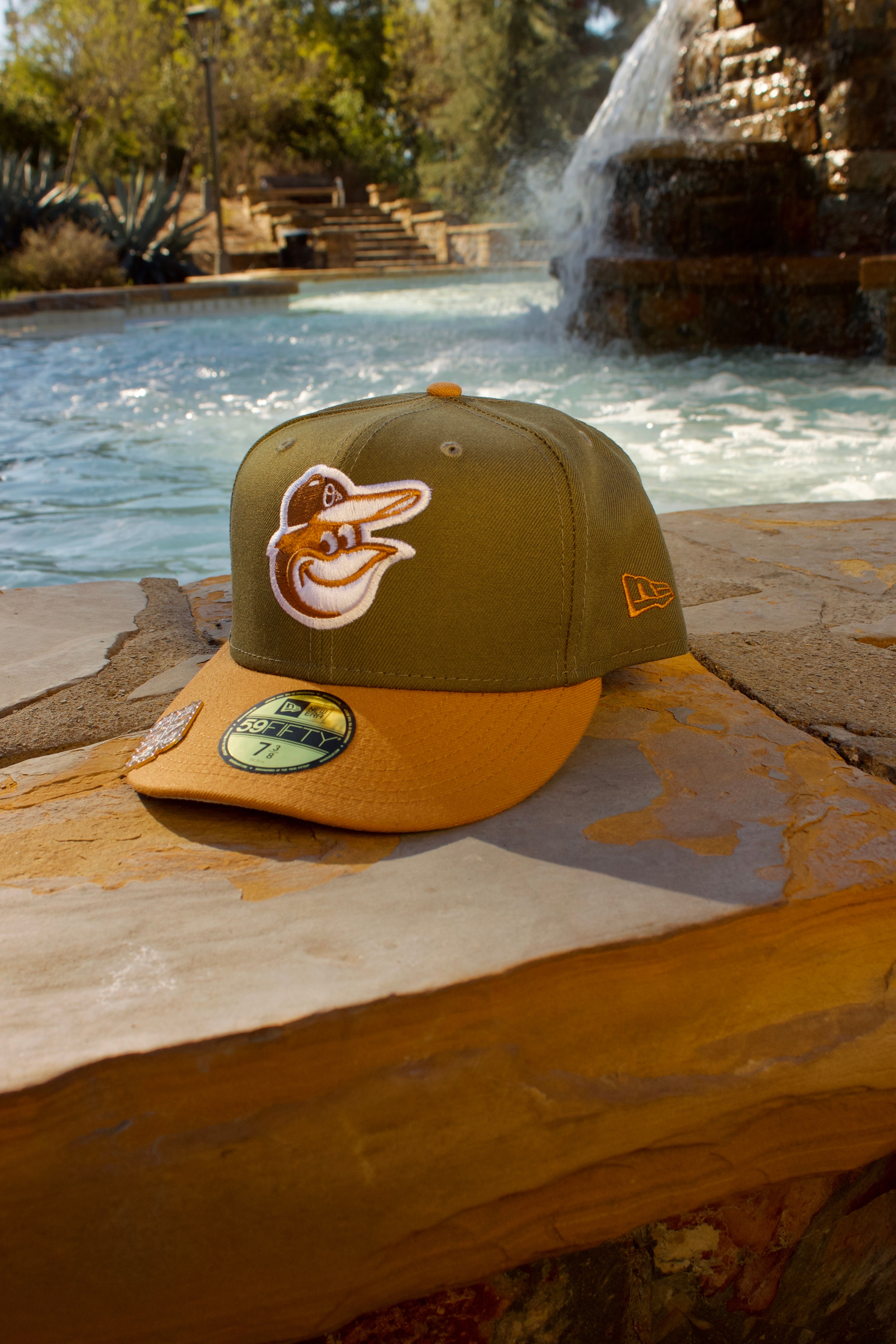 EXCLUSIVO NEW ERA 59FIFTY CERRADA OLIVE/KHAKI BALTIMORE ORIOLES 