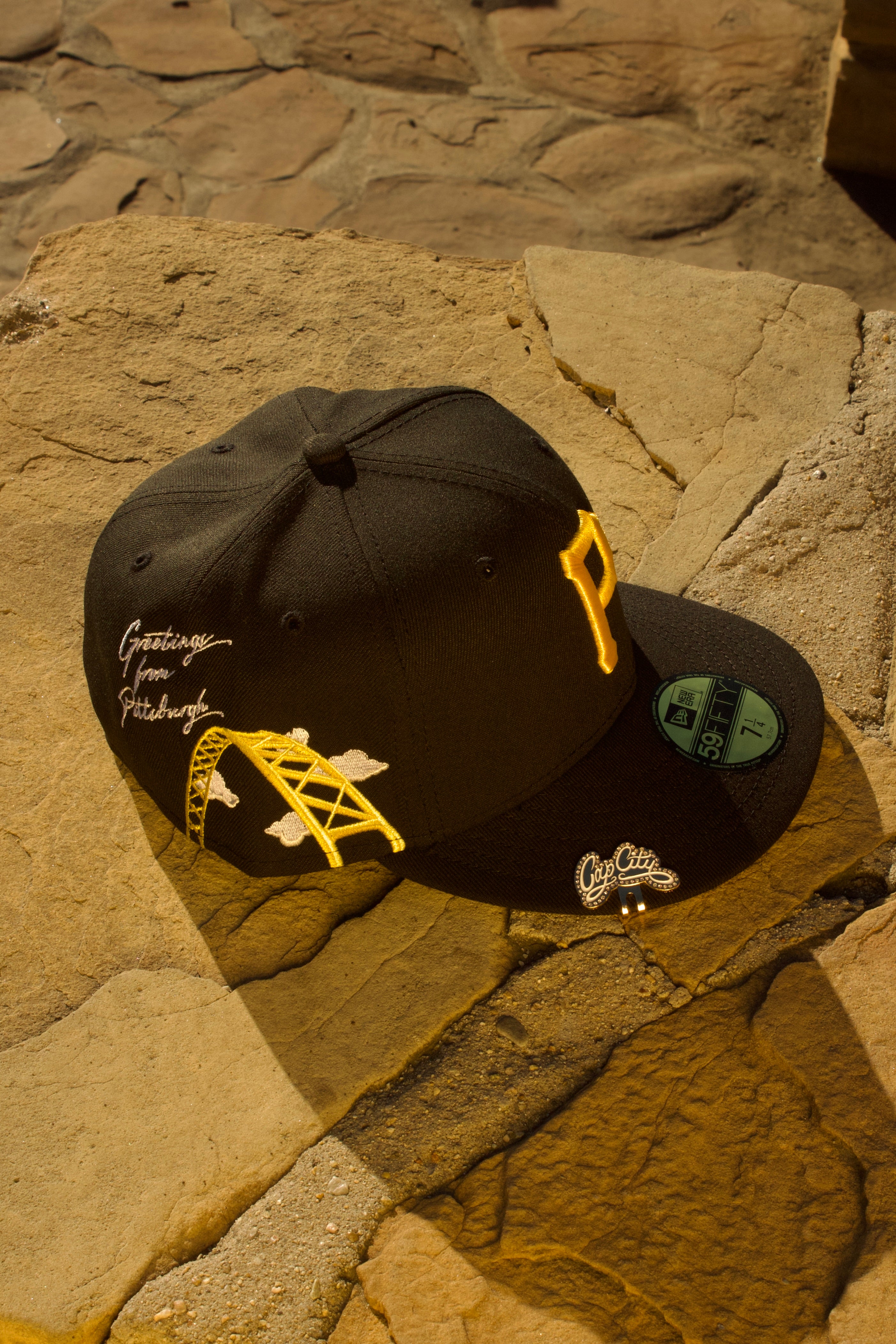 NEW ERA EXCLUSIVE 59FIFTY BLACK PITTSBURGH PIRATES W/ "GREETINGS FROM PITTSBURGH" PATCH