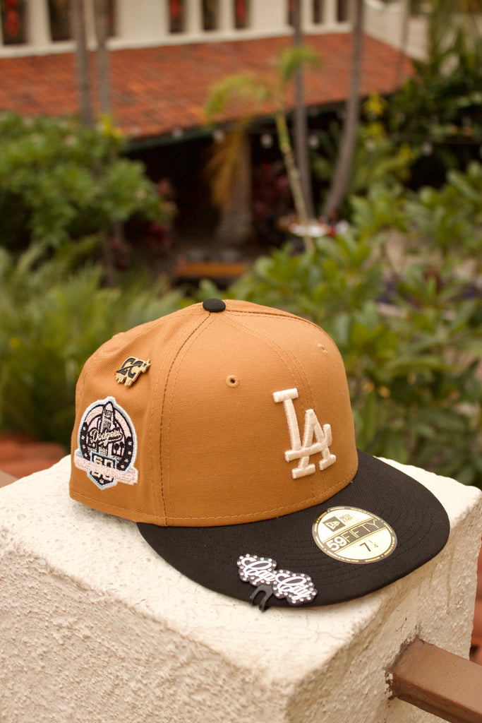 NEW ERA EXCLUSIVE 59FIFTY TAN/BLACK LOS ANGELES DOGERS W/ 60TH ANNIVERSARY PATCH (PINK UV)